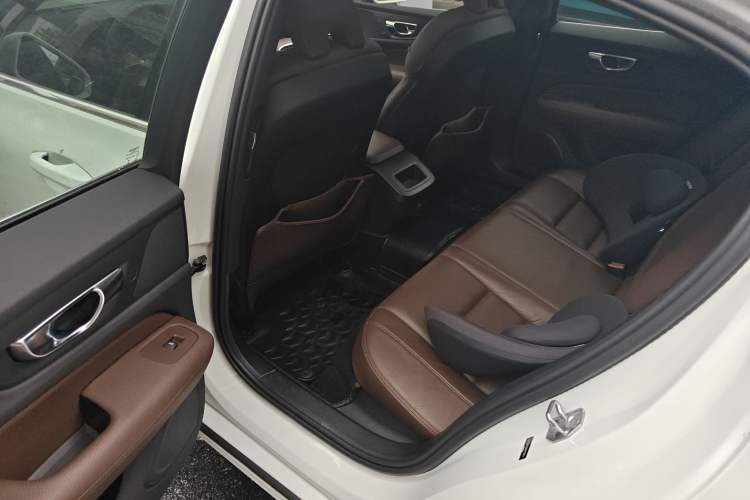 Used Volvo S60 2021 T4 Zhiyuan Luxury Edition Left Rear Seat