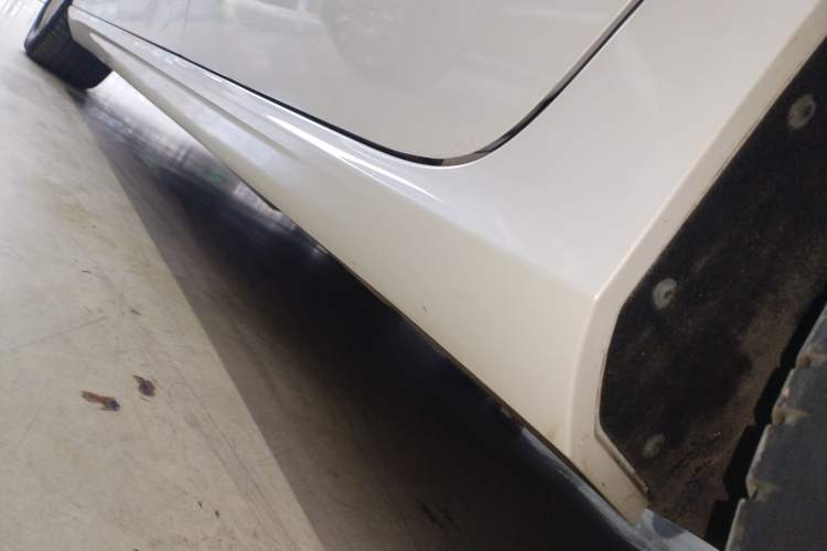 Used Volvo S60 2021 T3 SmartDrive Luxury Edition Left Side Sill