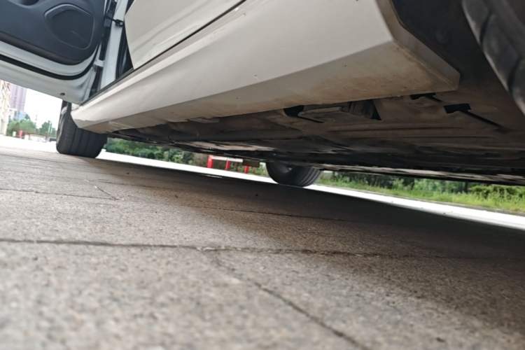 Used Volvo S60 2021 T4 Zhiyuan Sport Edition Left Side Sill