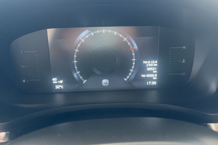Used Volvo S60 2021 T4 Zhiyi Luxury Edition Odometer Close Up