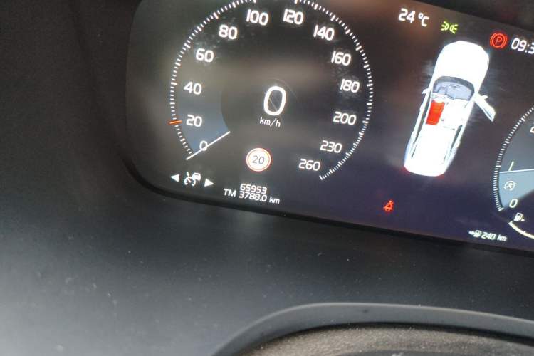 Used Volvo S60 2021 T4 Zhiyuan Luxury Edition Odometer Close Up