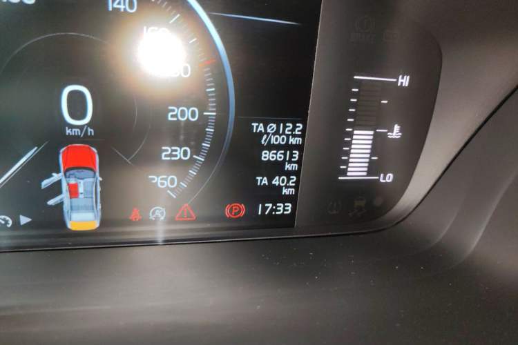 Used Volvo S60 2021 T4 Zhiyi Luxury Edition Odometer Close Up