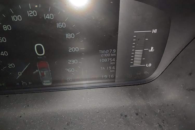 Used Volvo S60 2021 T4 Zhiyi Luxury Edition Odometer Close Up