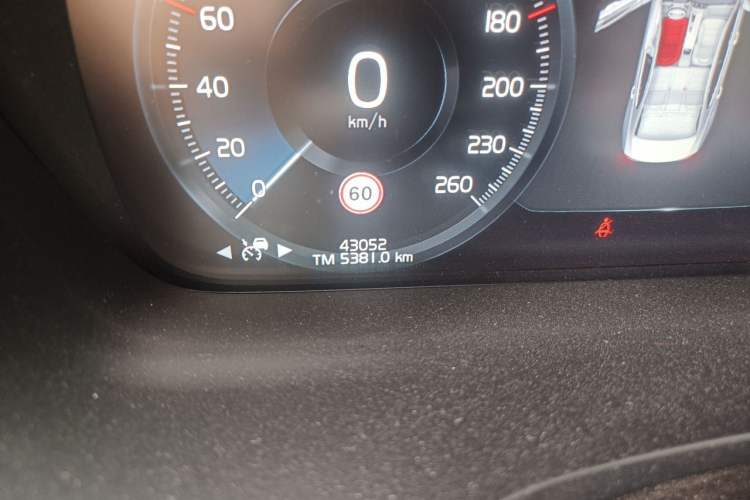 Used Volvo S60 2021 T4 Zhiyuan Luxury Edition Odometer Close Up