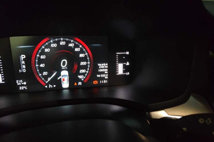 Used Volvo S60 2021 T4 Zhiyi Luxury Edition Odometer Close Up