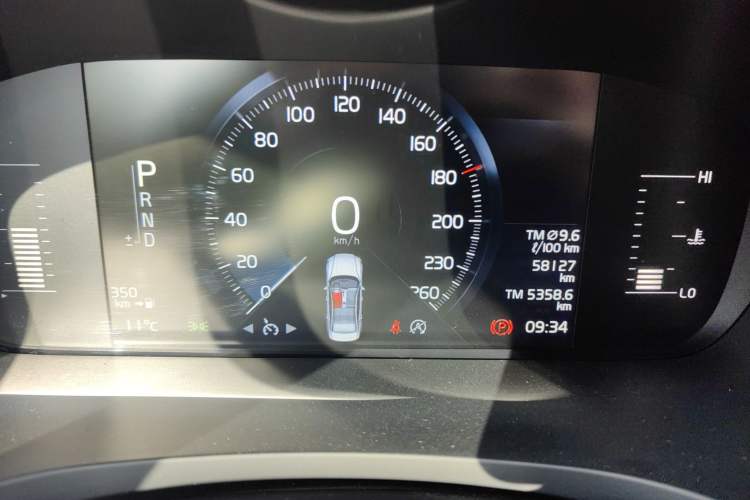 Used Volvo S60 2021 T4 Zhiyi Luxury Edition Odometer Close Up