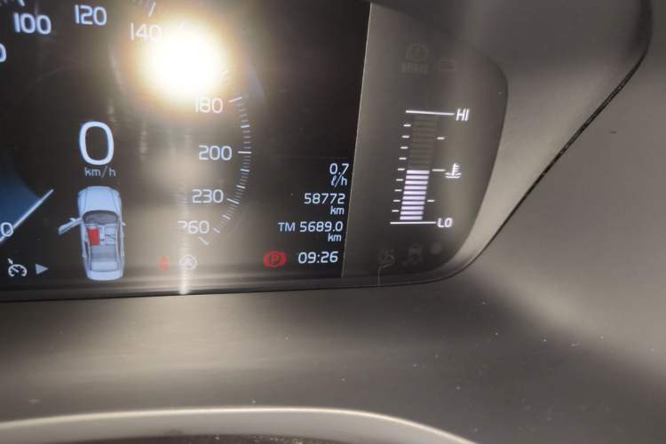 Used Volvo S60 2021 T4 Zhiyi Luxury Edition Odometer Close Up