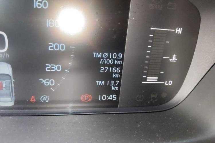 Used Volvo S60 2021 T4 Zhiyi Luxury Edition Odometer Close Up