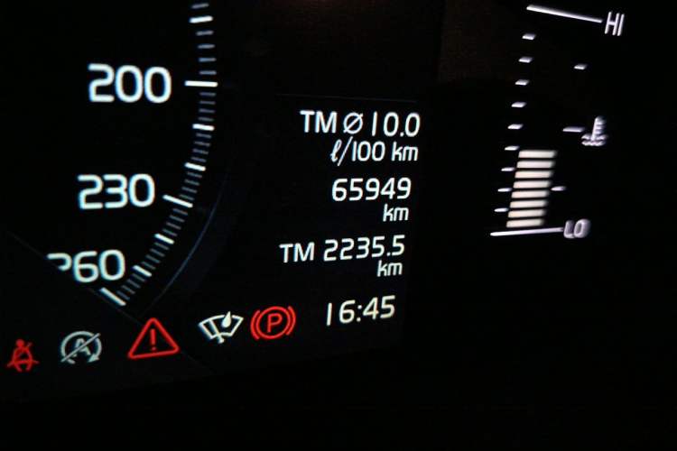 Used Volvo S60 2021 T4 Zhiyi Luxury Edition Odometer Close Up