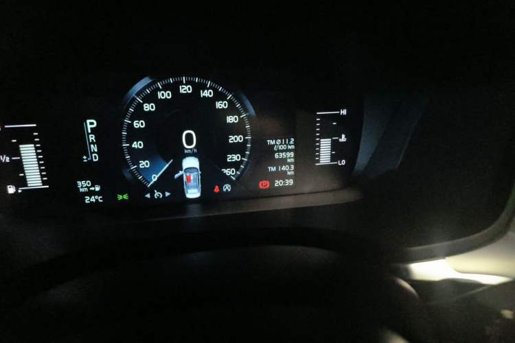 Used Volvo S60 2021 T4 Zhiyi Luxury Edition Odometer Close Up