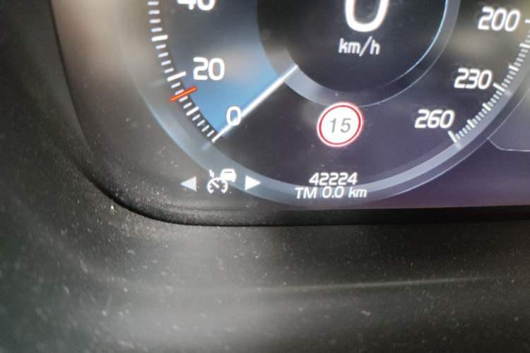 Used Volvo S60 2021 T4 Zhiyuan Luxury Edition Odometer Close Up