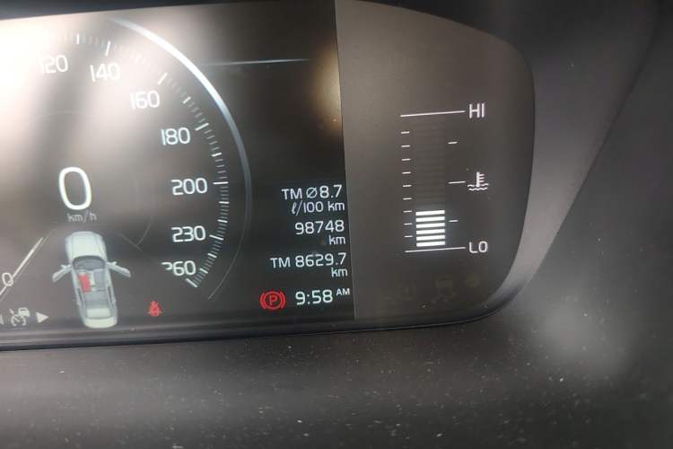 Used Volvo S60 2021 T4 Zhiyi Luxury Edition Odometer Close Up