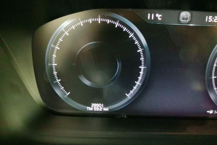 Used Volvo S60 2021 T4 Zhiyuan Luxury Edition Odometer Close Up
