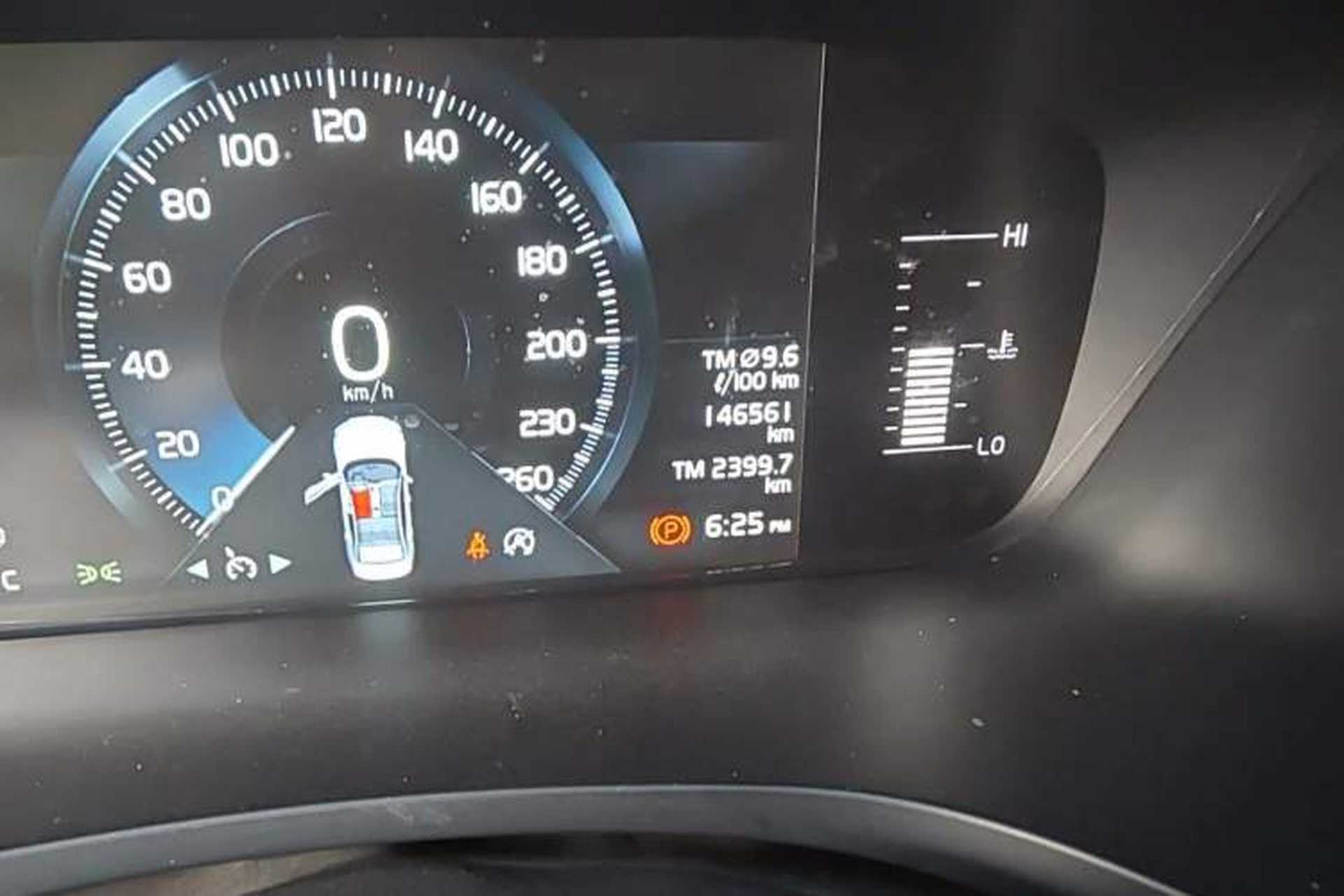 Used Volvo S60 2021 T4 Zhiyi Luxury Edition Odometer Close Up