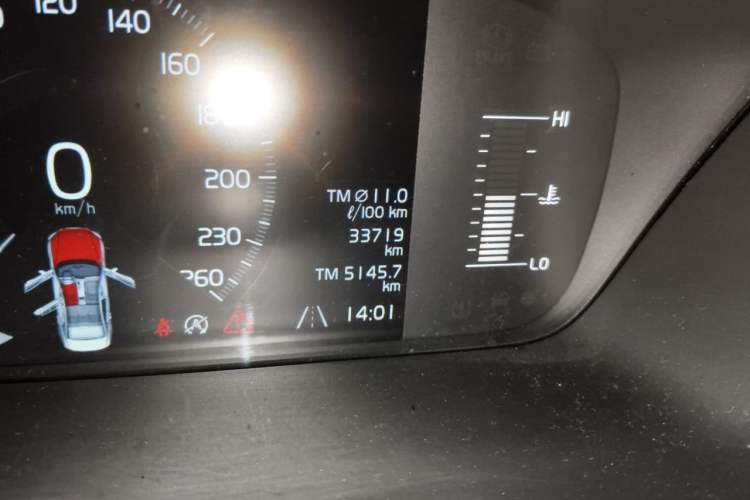 Used Volvo S60 2021 T4 Zhiyi Luxury Edition Odometer Close Up