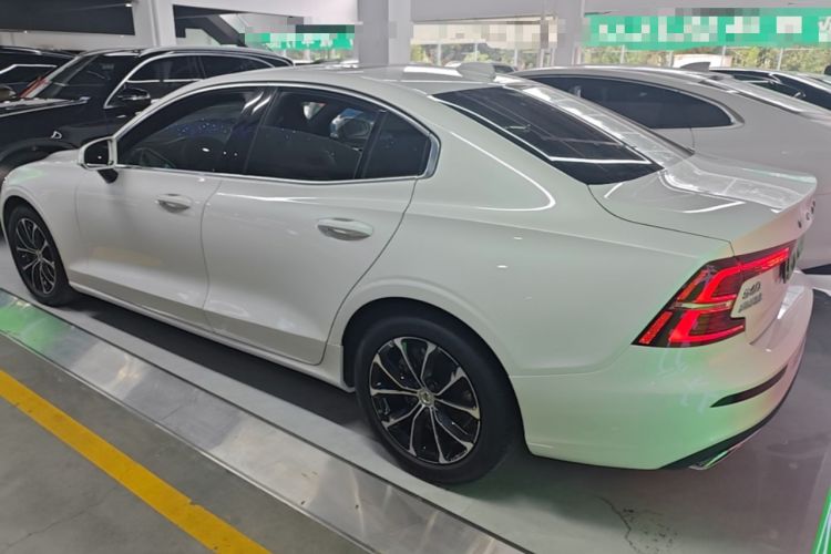 Used Volvo S60 2021 T4 Zhiyi Luxury Edition Rear Left 45 Deg