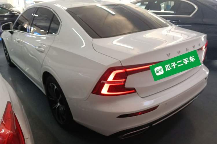Used Volvo S60 2021 T4 Zhiyi Luxury Edition Rear Left 45 Deg