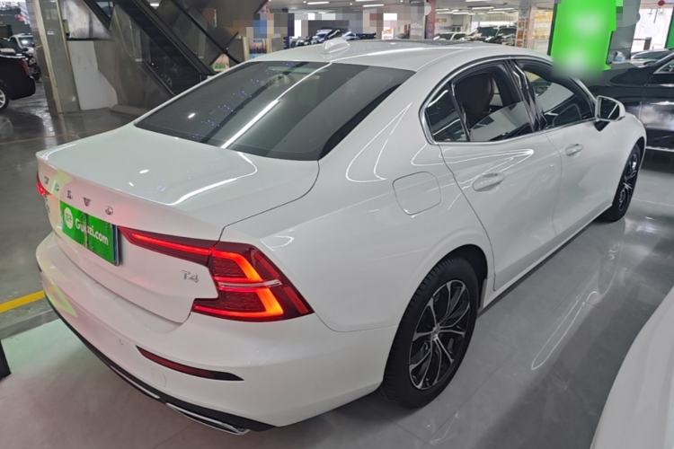 Used Volvo S60 2021 T4 Zhiyi Luxury Edition Rear Right 45 Deg