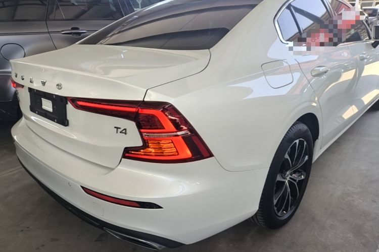 Used Volvo S60 2021 T4 Zhiyi Luxury Edition Rear Right 45 Deg