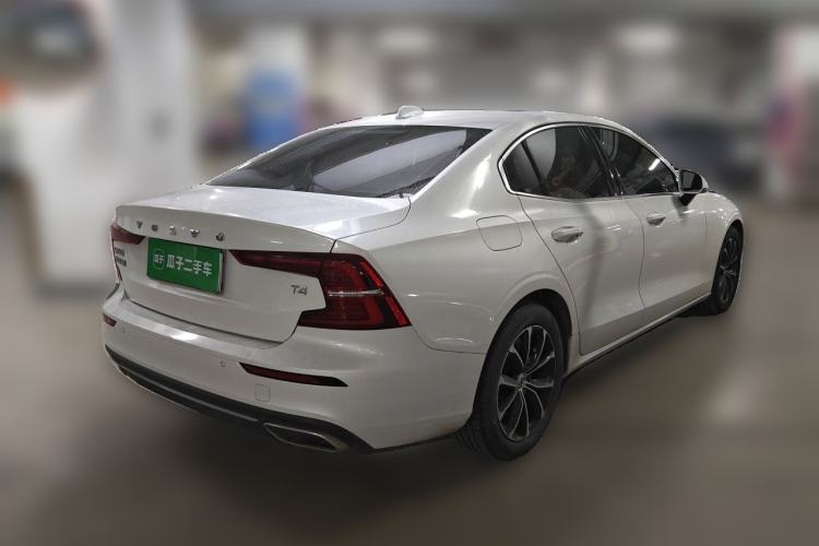 Used Volvo S60 2021 T4 Zhiyi Luxury Edition Rear Right 45 Deg