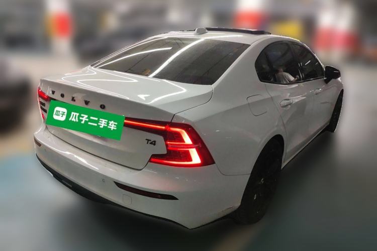 Used Volvo S60 2021 T4 Zhiyi Luxury Edition Rear Right 45 Deg