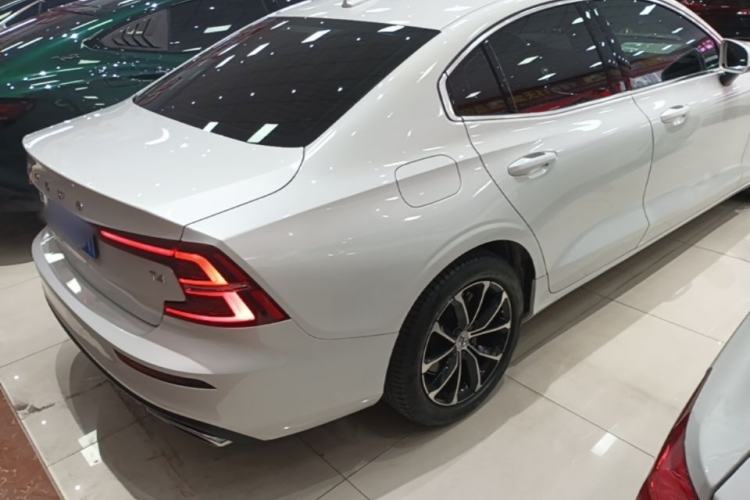 Used Volvo S60 2021 T4 Zhiyi Luxury Edition Rear Right 45 Deg