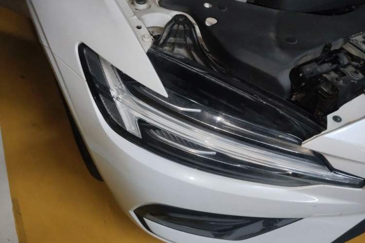 Used Volvo S60 2021 T4 Zhiyi Luxury Edition Right Front Headlight