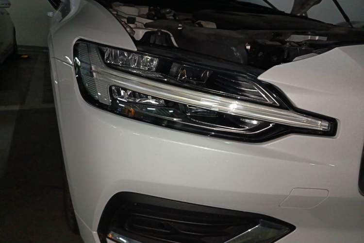 Used Volvo S60 2021 T4 Zhiyi Luxury Edition Right Front Headlight
