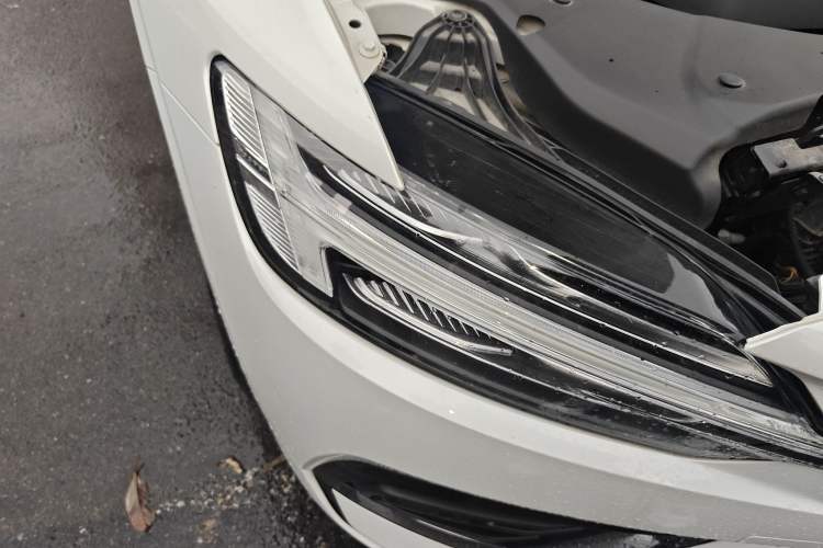 Used Volvo S60 2021 T4 Zhiyuan Luxury Edition Right Front Headlight