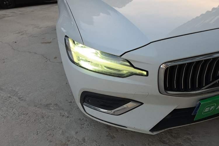 Used Volvo S60 2021 T4 Zhiyi Luxury Edition Right Front Headlight