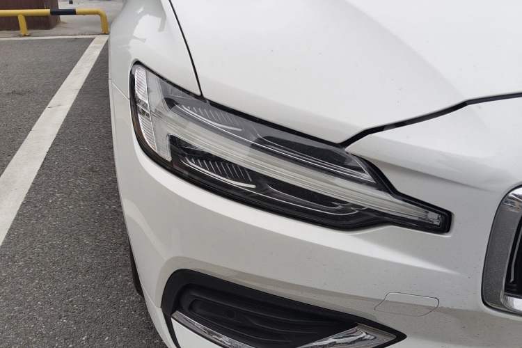 Used Volvo S60 2021 T4 Zhiyi Luxury Edition Right Front Headlight