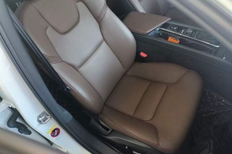 Used Volvo S60 2021 T4 Zhiyi Luxury Edition Right Front Seat
