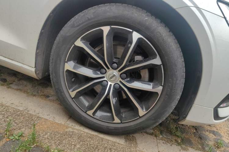 Used Volvo S60 2021 T4 Zhiyi Luxury Edition Right Front Wheel Hub