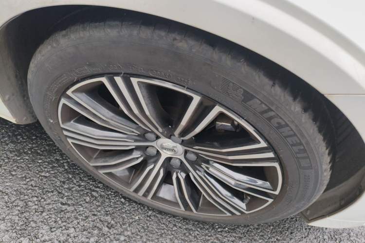 Used Volvo S60 2021 T4 Zhiyuan Luxury Edition Right Front Wheel Hub