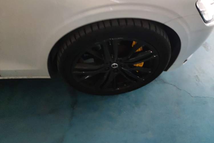 Used Volvo S60 2021 T4 Zhiyi Luxury Edition Right Front Wheel Hub
