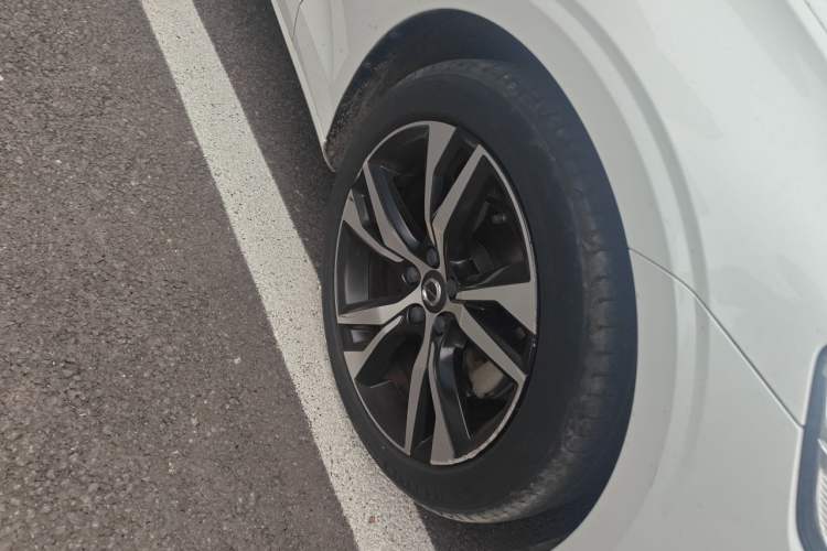 Used Volvo S60 2021 T4 Zhiyuan Sport Edition Right Front Wheel Hub