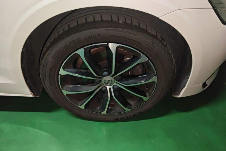 Used Volvo S60 2021 T4 Zhiyi Luxury Edition Right Front Wheel Hub