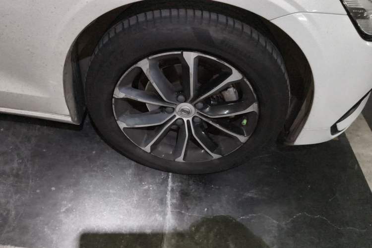 Used Volvo S60 2021 T4 Zhiyi Luxury Edition Right Front Wheel Hub