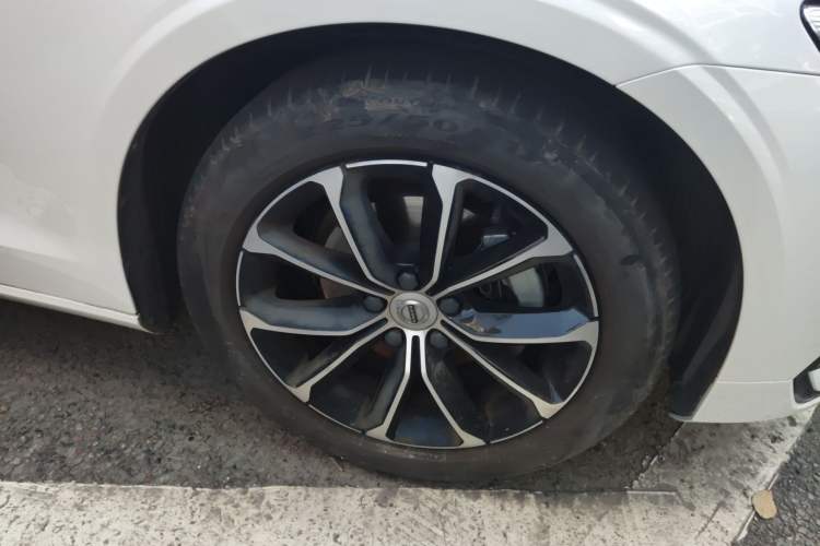 Used Volvo S60 2021 T4 Zhiyi Luxury Edition Right Front Wheel Hub