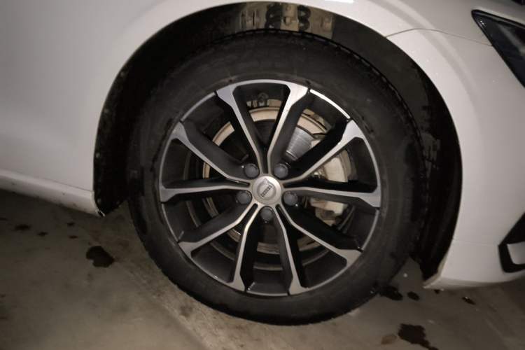 Used Volvo S60 2021 T4 Zhiyi Luxury Edition Right Front Wheel Hub