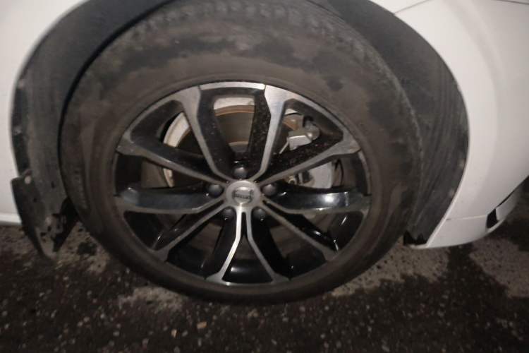 Used Volvo S60 2021 T4 Zhiyi Luxury Edition Right Front Wheel Hub