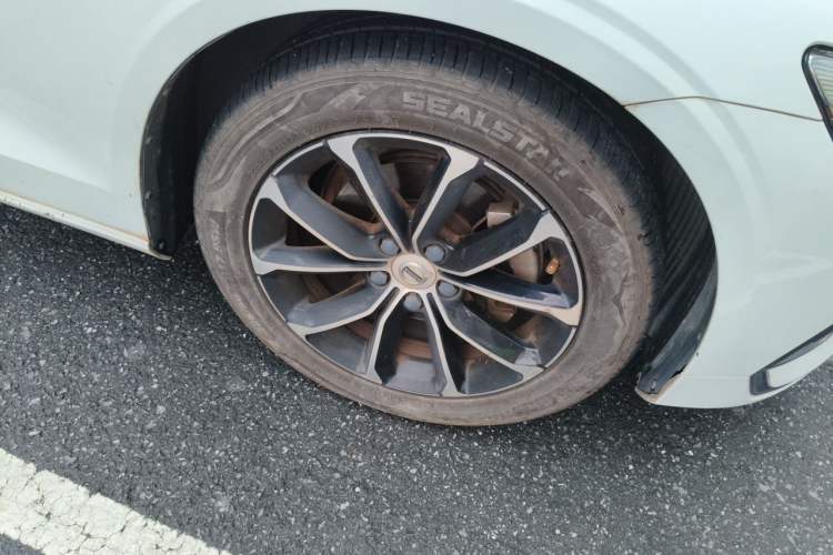 Used Volvo S60 2021 T4 Zhiyi Luxury Edition Right Front Wheel Hub