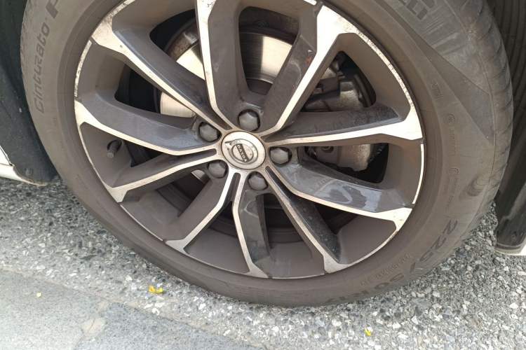 Used Volvo S60 2021 T4 Zhiyi Luxury Edition Right Front Wheel Hub