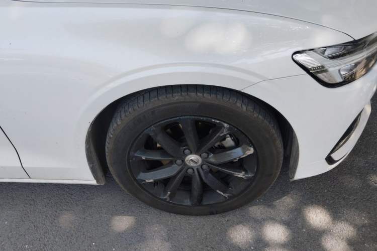Used Volvo S60 2021 T4 Zhiyi Luxury Edition Right Front Wheel Hub
