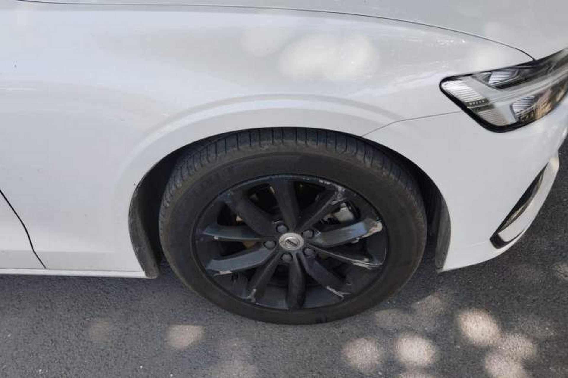Used Volvo S60 2021 T4 Zhiyi Luxury Edition Right Front Wheel Hub