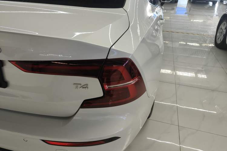 Used Volvo S60 2021 T4 Zhiyi Luxury Edition Right Rear Taillight