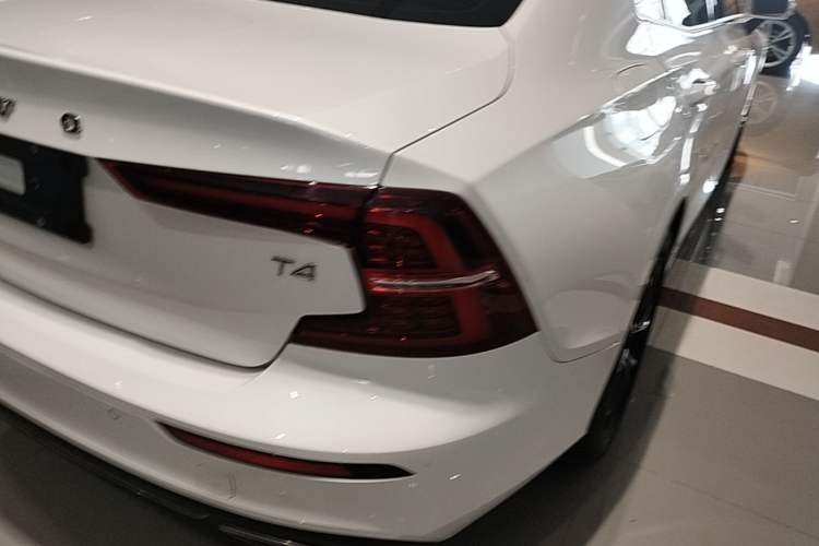 Used Volvo S60 2021 T4 Zhiyi Luxury Edition Right Rear Taillight