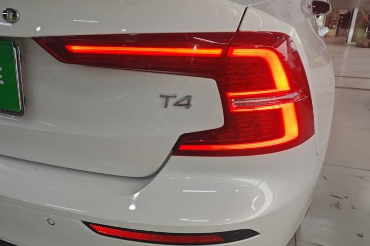 Used Volvo S60 2021 T4 Zhiyuan Luxury Edition Right Rear Taillight