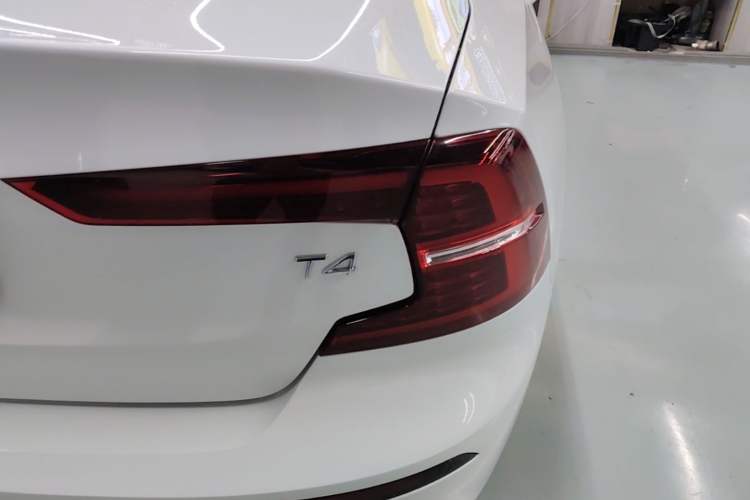 Used Volvo S60 2021 T4 Zhiyi Luxury Edition Right Rear Taillight