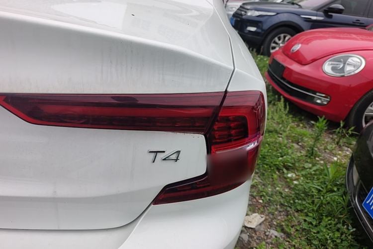 Used Volvo S60 2021 T4 Zhiyi Luxury Edition Right Rear Taillight